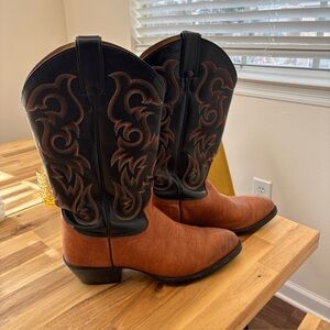 Tony Lama Men’s 8.5 ( Women’s 10) Vintage Western Boots